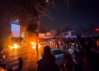“تاس” عن مصدر أمني: العثور على رصاصات إسرائيلية في جثث أطفال قُتلوا في إيران