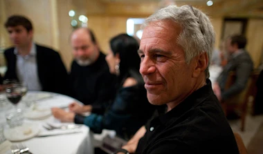 جيفري إبستين… شيطان «الموساد» الذي أغوى سياسيّي العالم