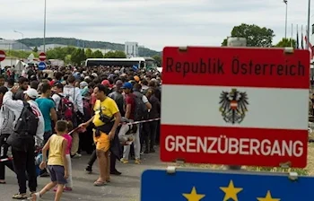 المفوّض الأوروبي للهجرة: سوريا غير آمنة للعودة القسرية