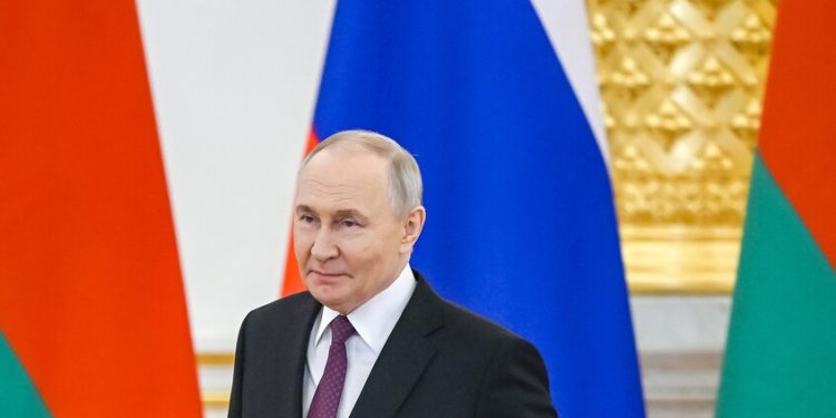 بوتين يعزي بخامنئي.. جريمة قتله انتهاك وقح للأعراف الإنسانية والقانون الدولي