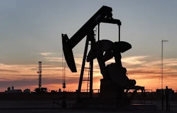 أسعار النفط ترتفع وسط محدودية مرور الشحنات عبر مضيق هرمز