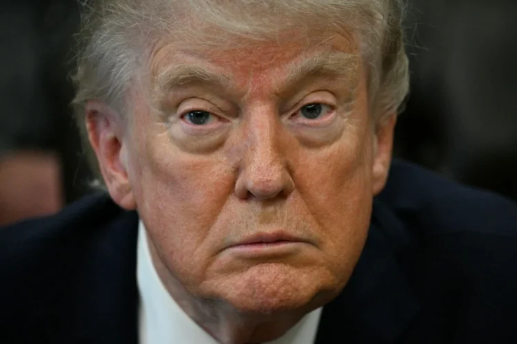 “وول ستريت جورنال” : ترامب عارض عملية برية في جزيرة خارك الإيرانية خشية الخسائر