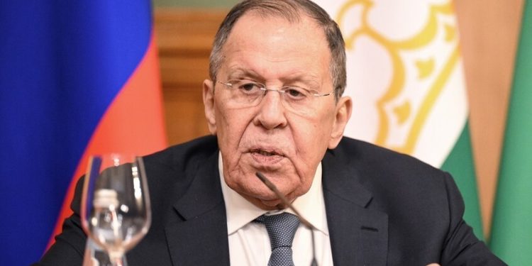 لافروف: أهداف العملية الأمريكية في إيران هي السيطرة على النفط الذي يمر عبر مضيق هرمز