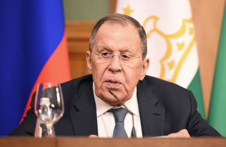 لافروف: أهداف العملية الأمريكية في إيران هي السيطرة على النفط الذي يمر عبر مضيق هرمز