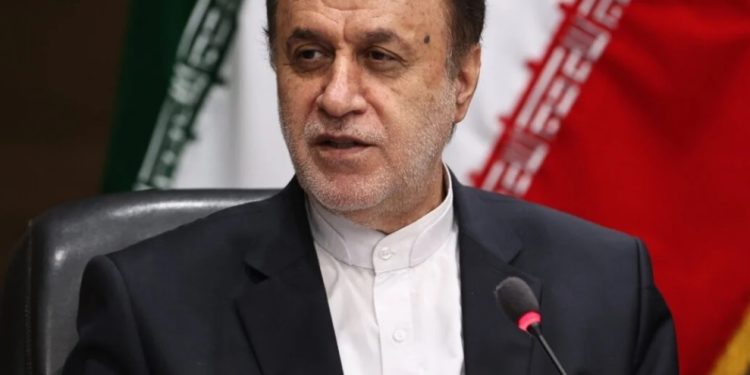 نائب رئيس مجلس الشورى في إيران: تلقينا أول الإيرادات من رسوم عبور مضيق هرمز