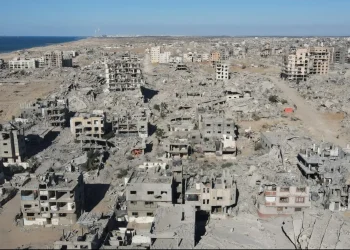 اعتداء إسرائيلي يستهدف مدينتَي غزة وخان يونس.. و8 آلاف شهيد تحت الأنقاض بفعل الإبادة