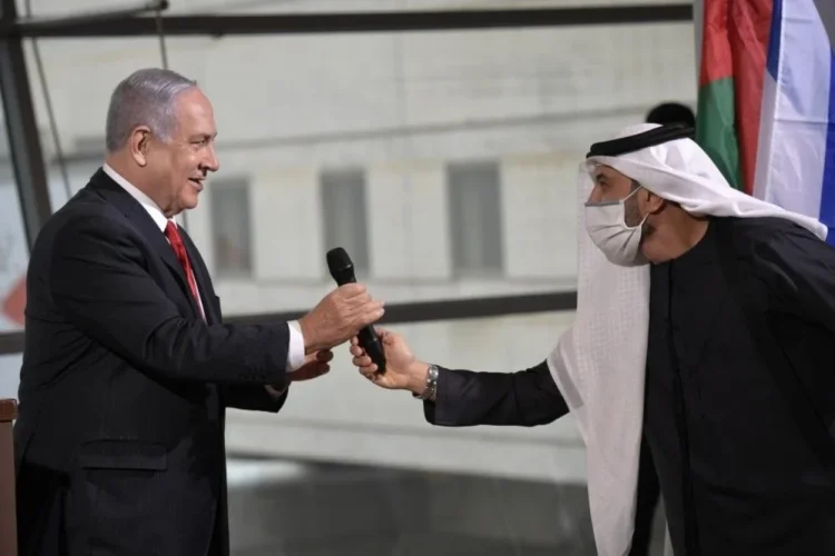 معاريف” تكشف: نتنياهو أجرى اجتماعات سياسية إضافية خلال زيارته السرية للإمارات