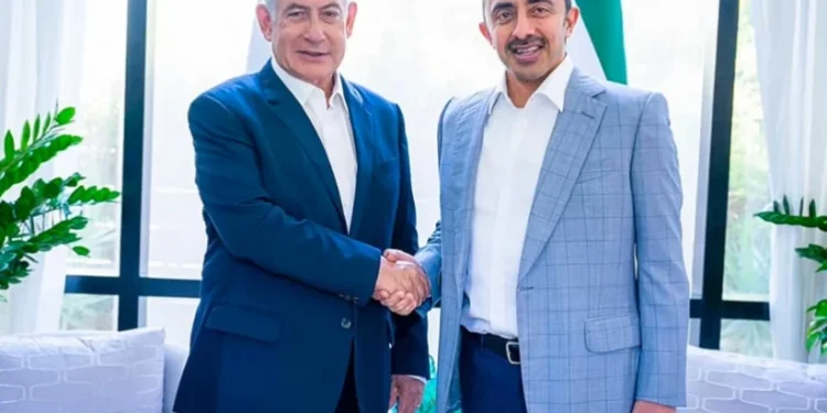 رئيس “الموساد” زار الإمارات مرتين.. ما علاقة ذلك باستهداف مصفاة لافان الإيرانية؟