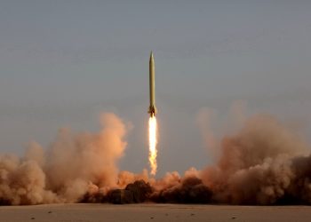 الحرس الثوري: استهدفنا قاعدة أمريكية انطلق منها هجوم على برج اتصالات في جزيرة سيريك الإيرانية